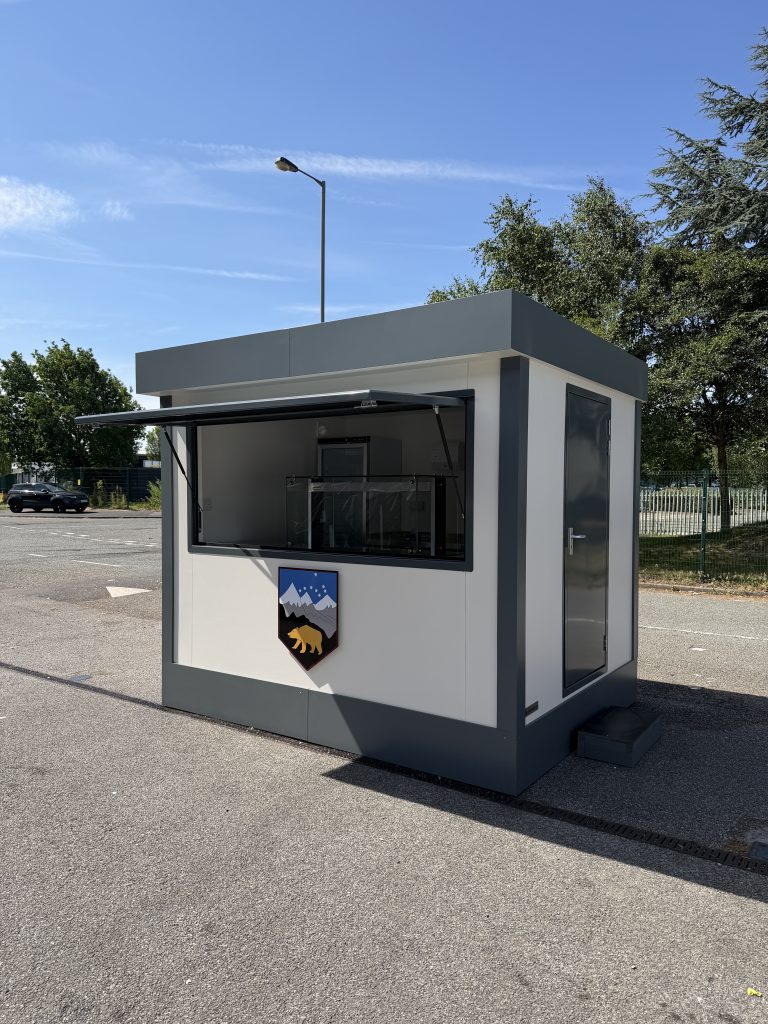 3m x 2.5m retail kiosk for sale with serving hatch and insulated modular construction