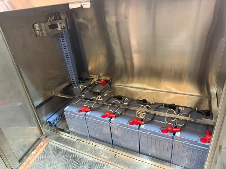 Battery system for Citroën HY style mobile bar
